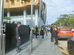 Brimob Polda Riau Gelar Patroli Keamanan di SKA Co-Ex untuk Dukung OMP LK 2024